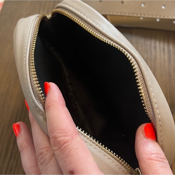 Unbranded Structured Fanny Pack / belt bag - Picture 3 of 8